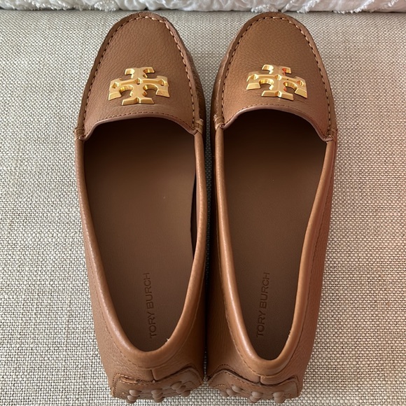 Tory Burch Everly Driver Leather Loafer Shoe Brand New Size 8 Tan Brass NWT - Picture 9 of 15